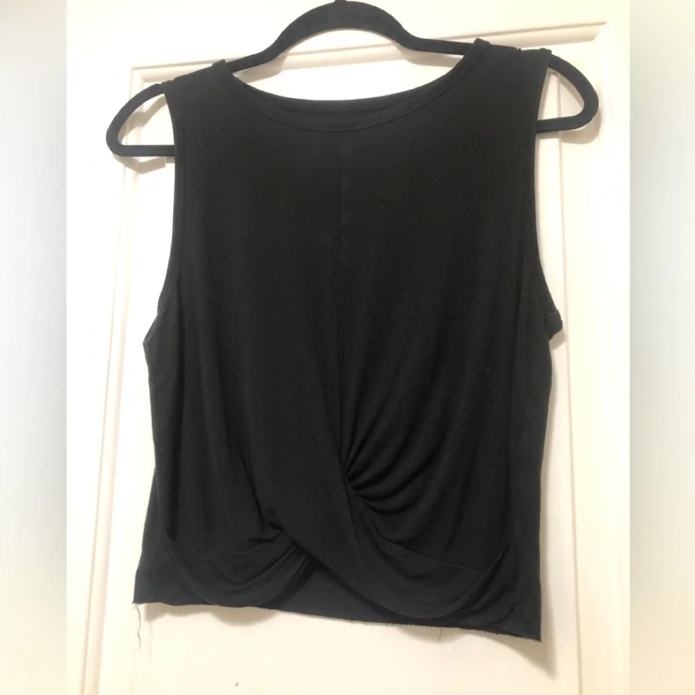 ALO Yoga Black Sleeveless Twist-Front Tank top size Small